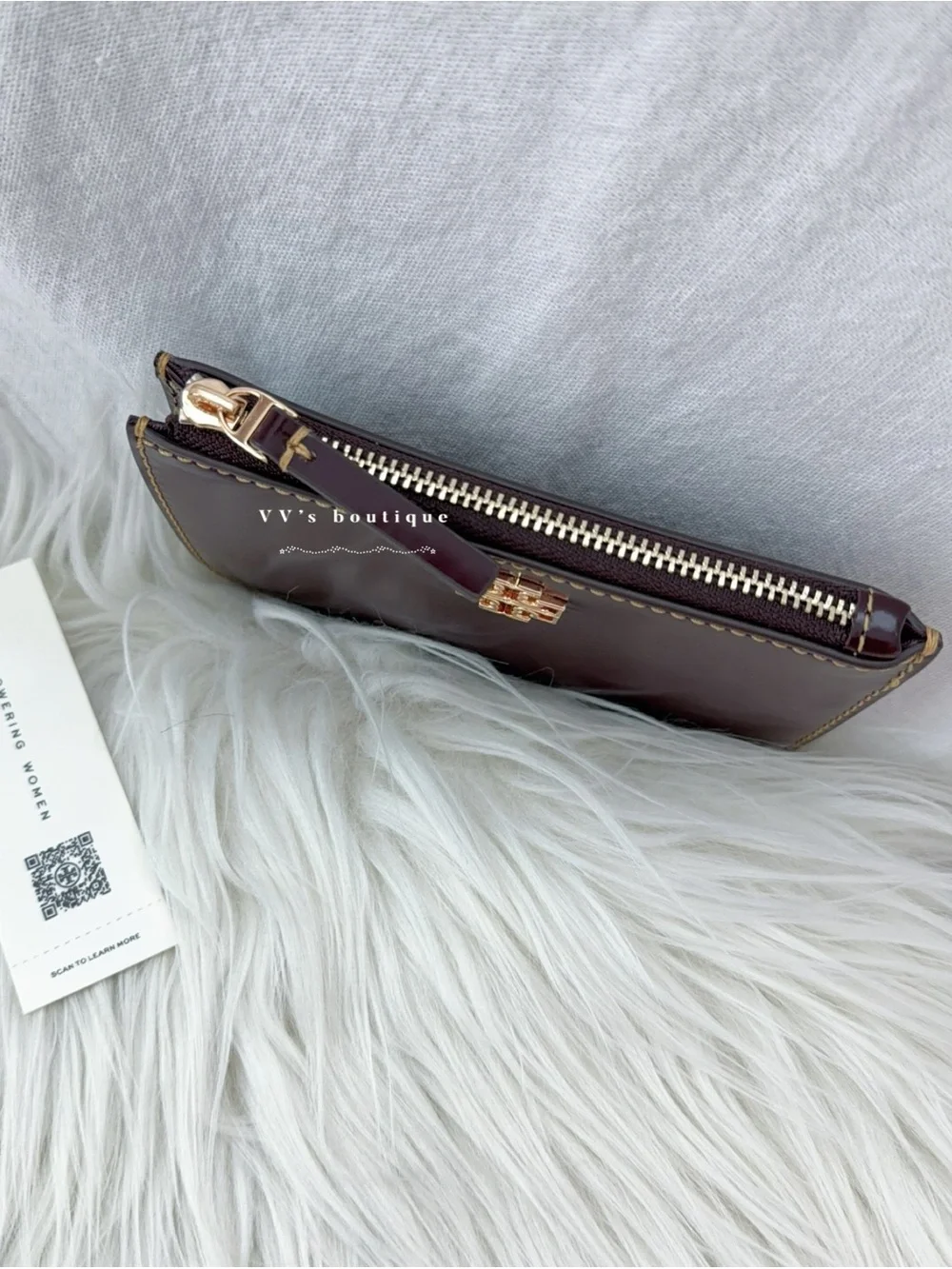 Tory Burch color gold